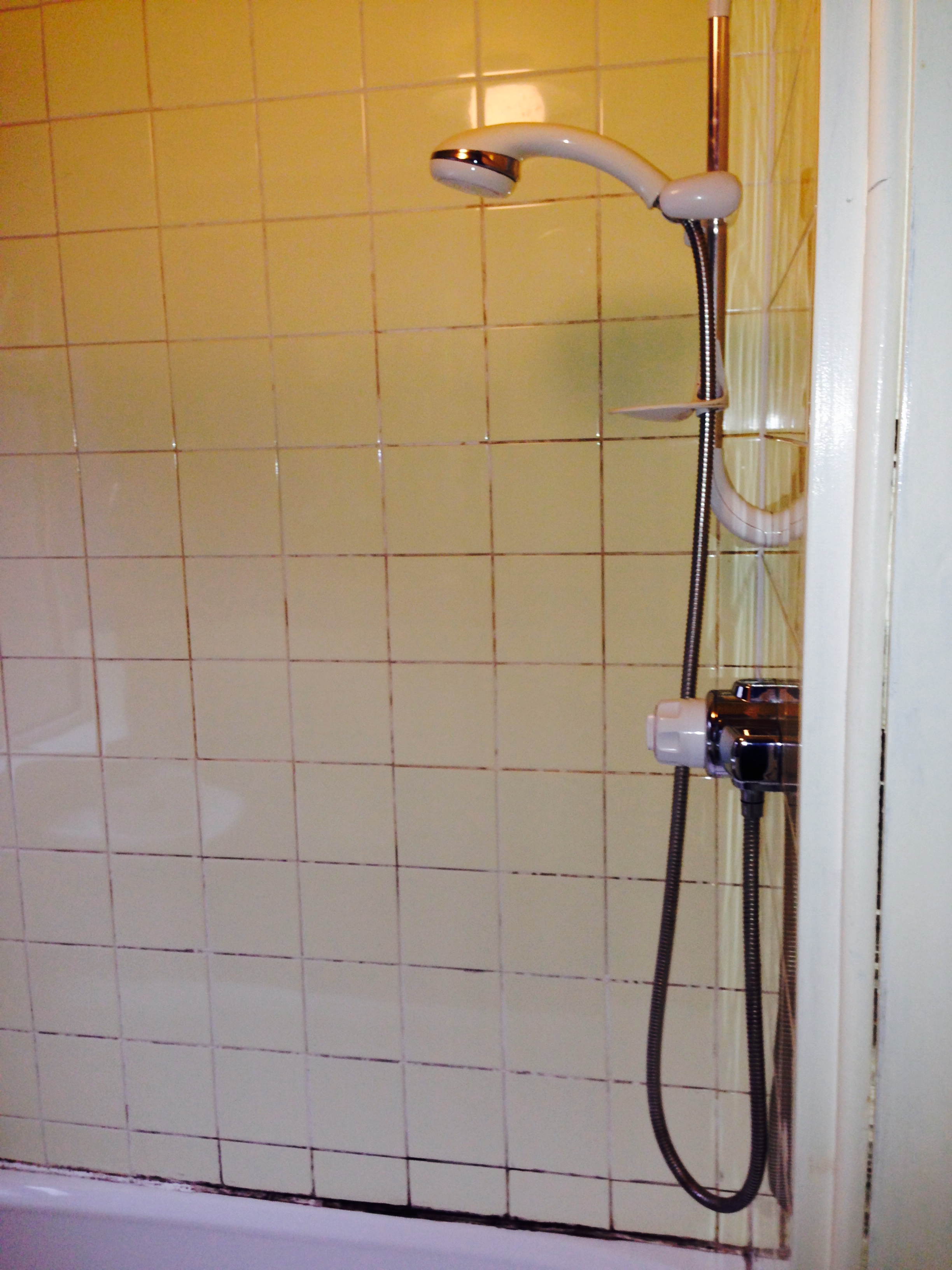 Commercial Grout Cleaning & Recolouring