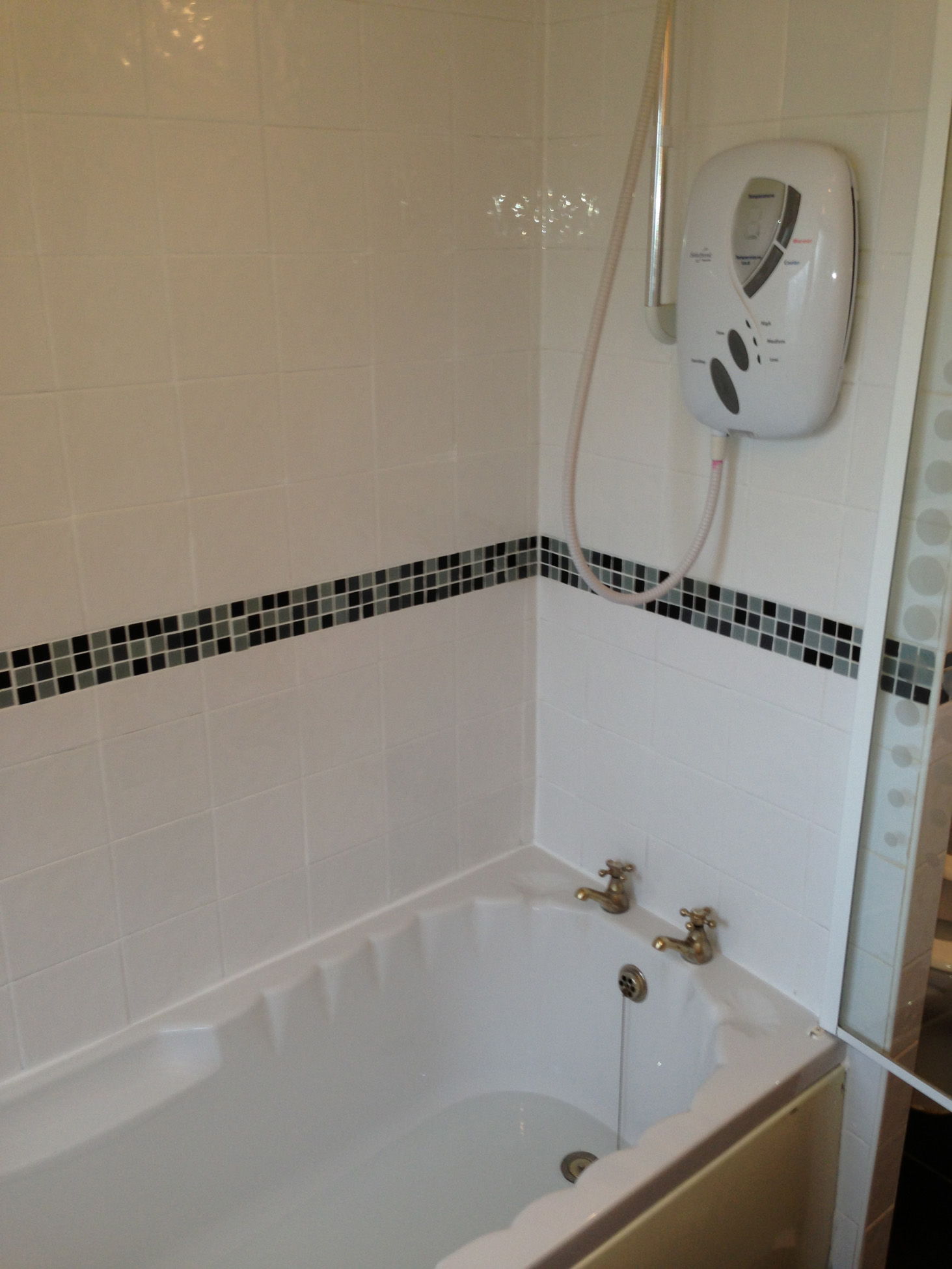 Grout Cleaning & Recolouring
