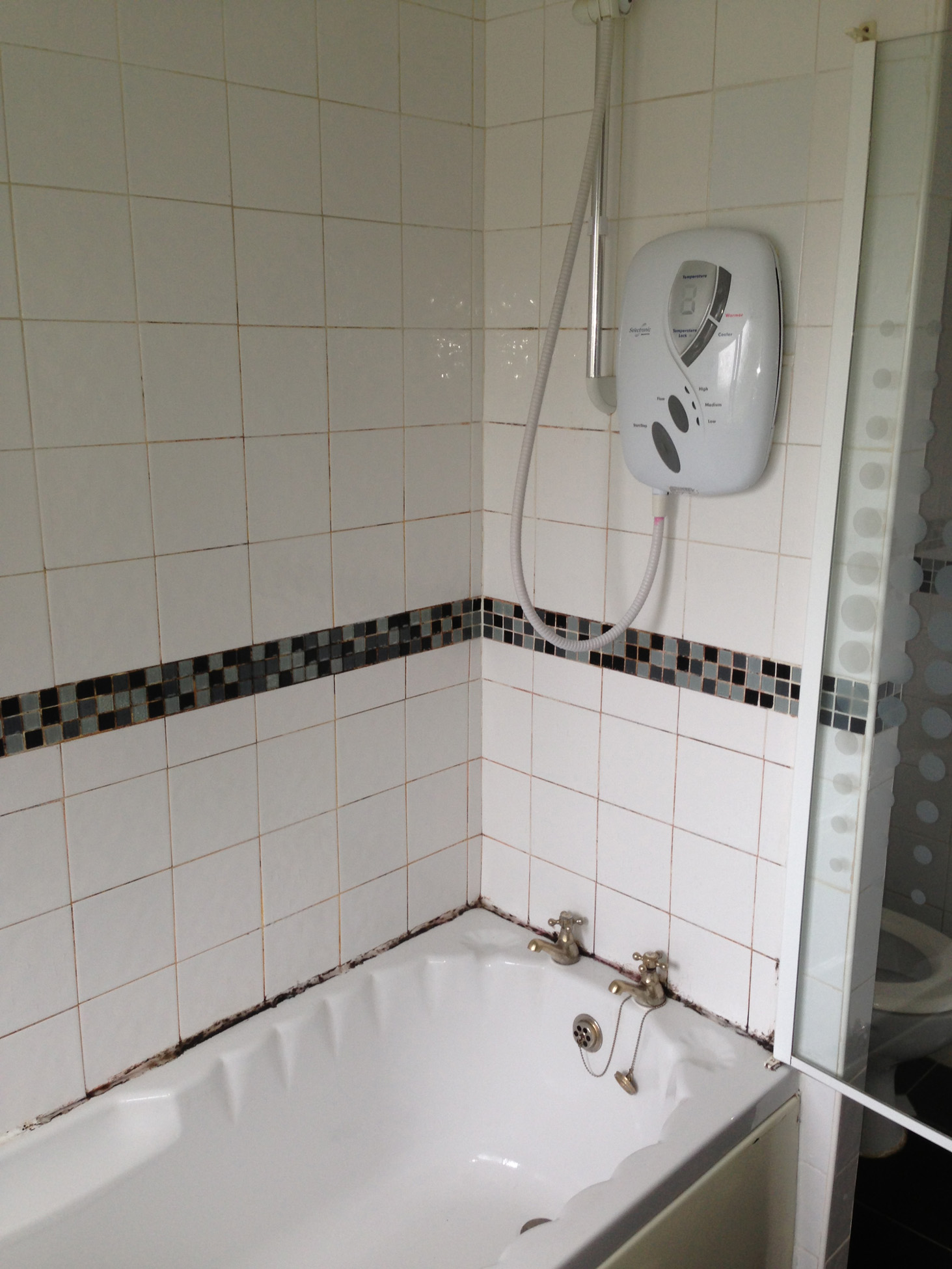 Grout Cleaning & Recolouring